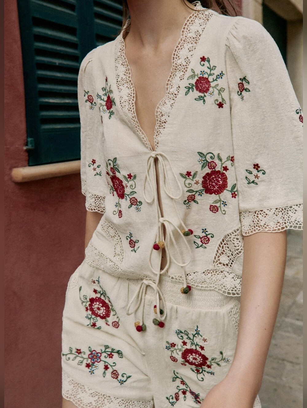 ZARA EMBROIDERED FLORAL TOP